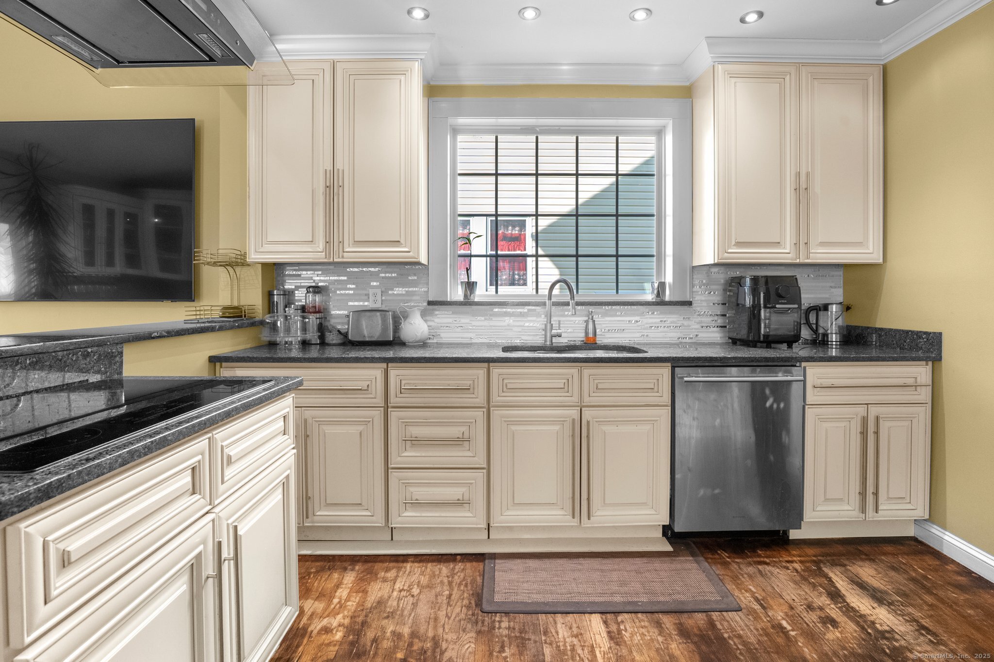 15 Overland Avenue Bridgeport CT 06606