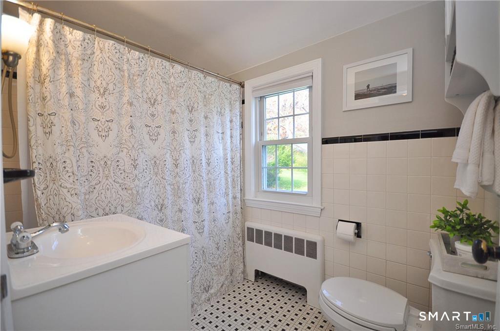 26 Greystone Road West Hartford CT 06107
