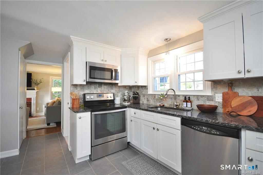 26 Greystone Road West Hartford CT 06107
