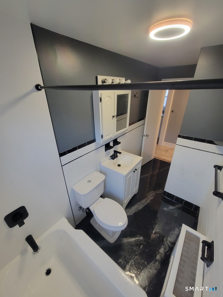 307 Hill Street Waterbury CT 06704