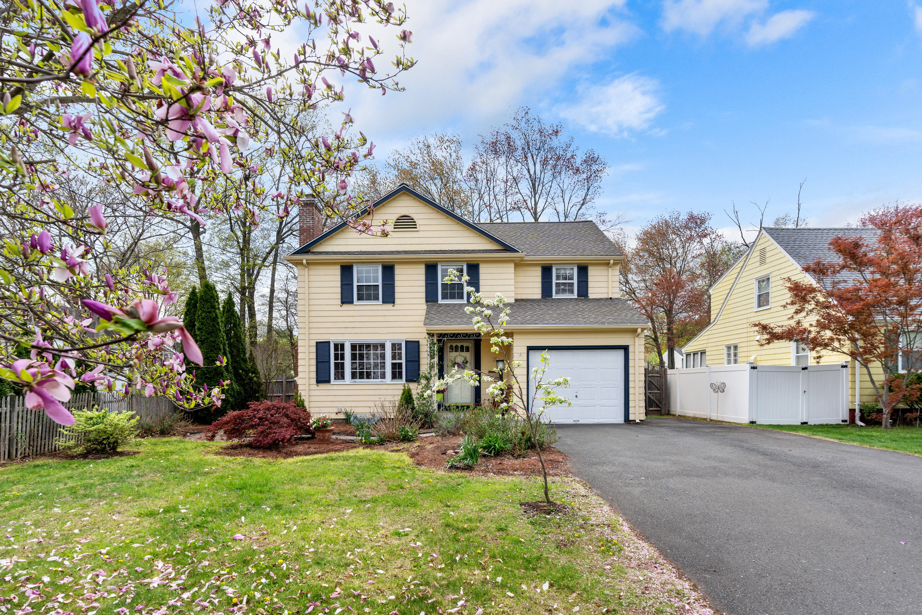 25 Sherwood Road West Hartford CT 06117