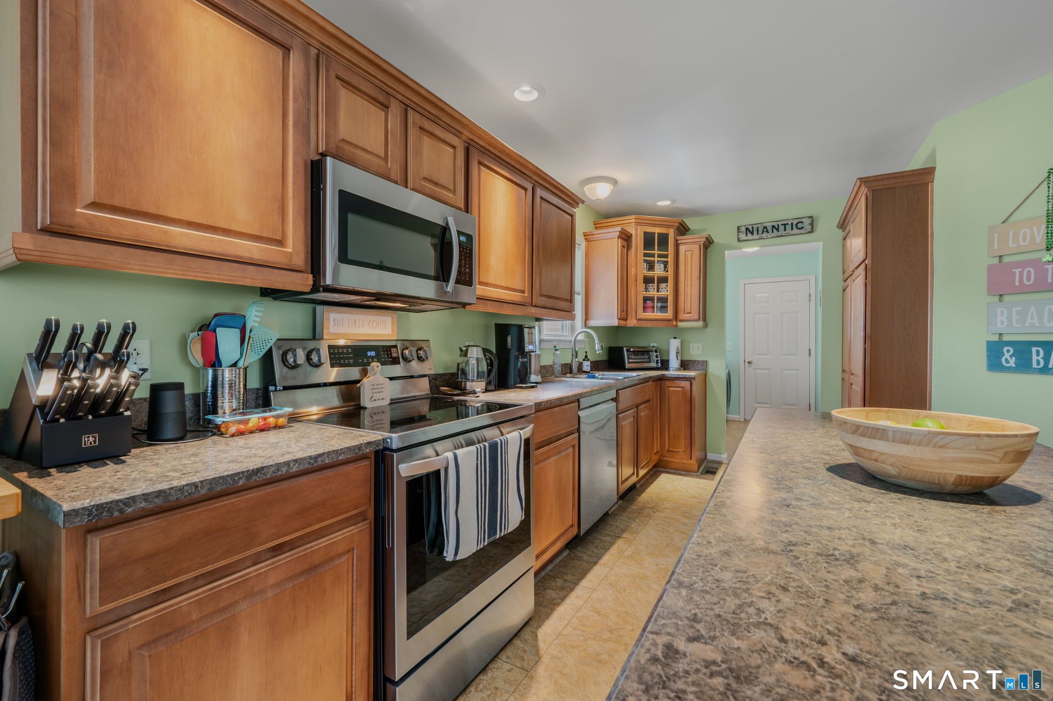 4 Sunrise Avenue East Lyme CT 06357