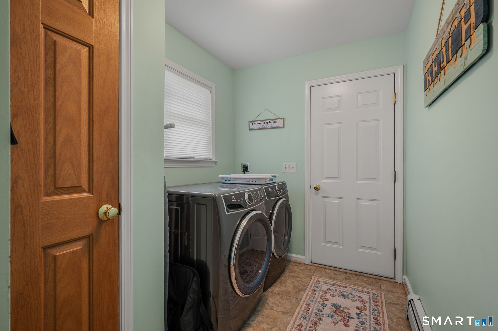 4 Sunrise Avenue East Lyme CT 06357