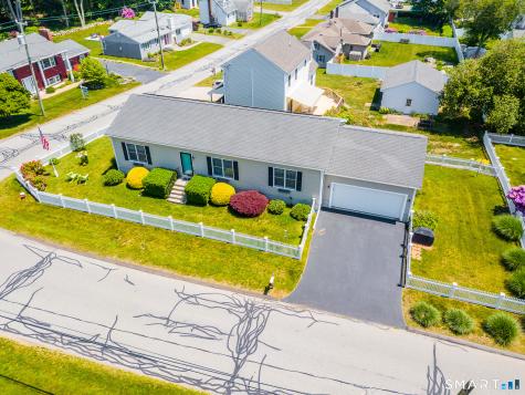 4 Sunrise Avenue East Lyme CT 06357