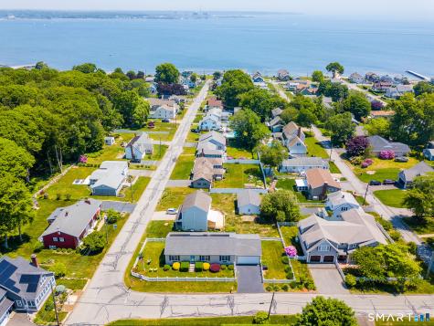 4 Sunrise Avenue East Lyme CT 06357