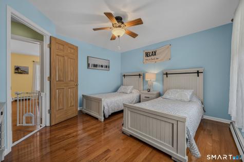 4 Sunrise Avenue East Lyme CT 06357