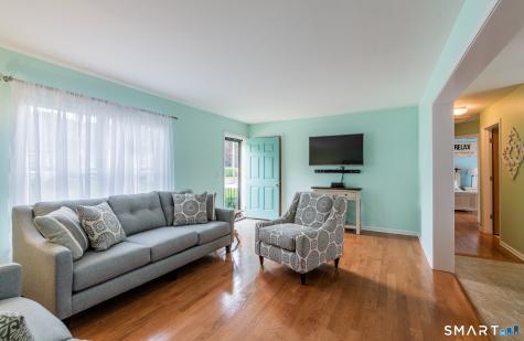 4 Sunrise Avenue East Lyme CT 06357