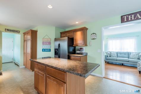 4 Sunrise Avenue East Lyme CT 06357