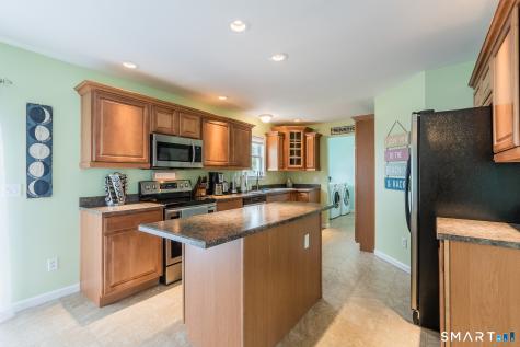 4 Sunrise Avenue East Lyme CT 06357