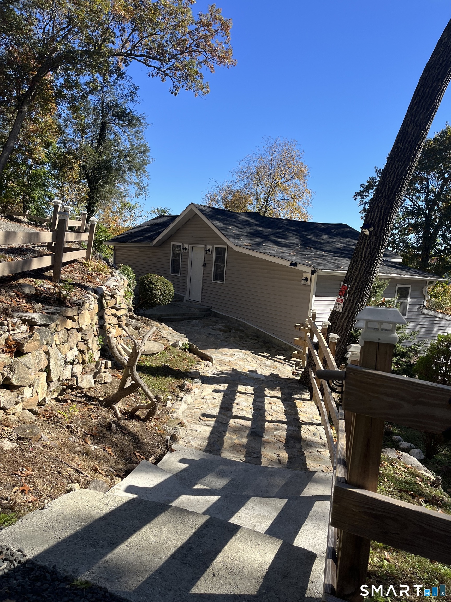 22 Hemlock Trail Newtown CT 06482