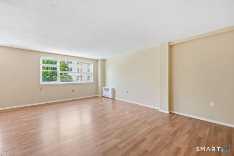 889 Farmington Avenue West Hartford CT 06119