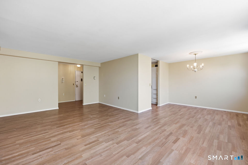 889 Farmington Avenue West Hartford CT 06119