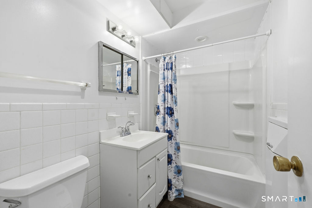 889 Farmington Avenue West Hartford CT 06119
