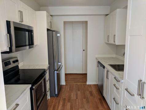 889 Farmington Avenue West Hartford CT 06119