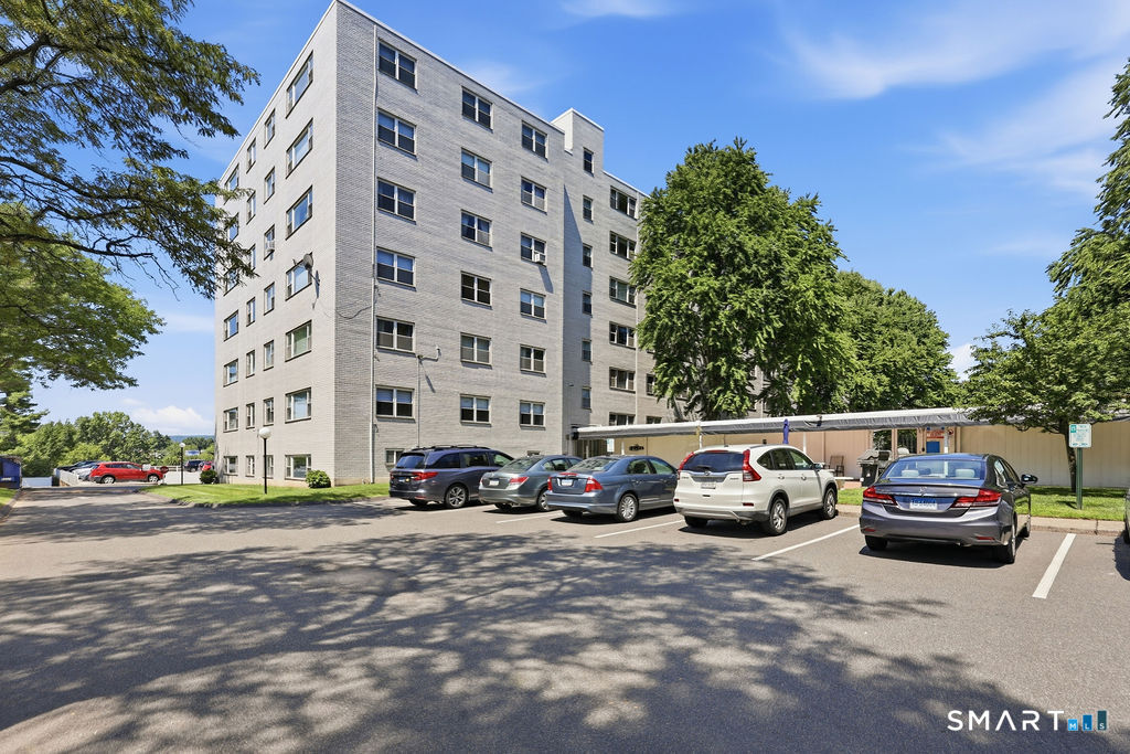 889 Farmington Avenue West Hartford CT 06119