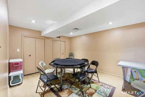 889 Farmington Avenue West Hartford CT 06119