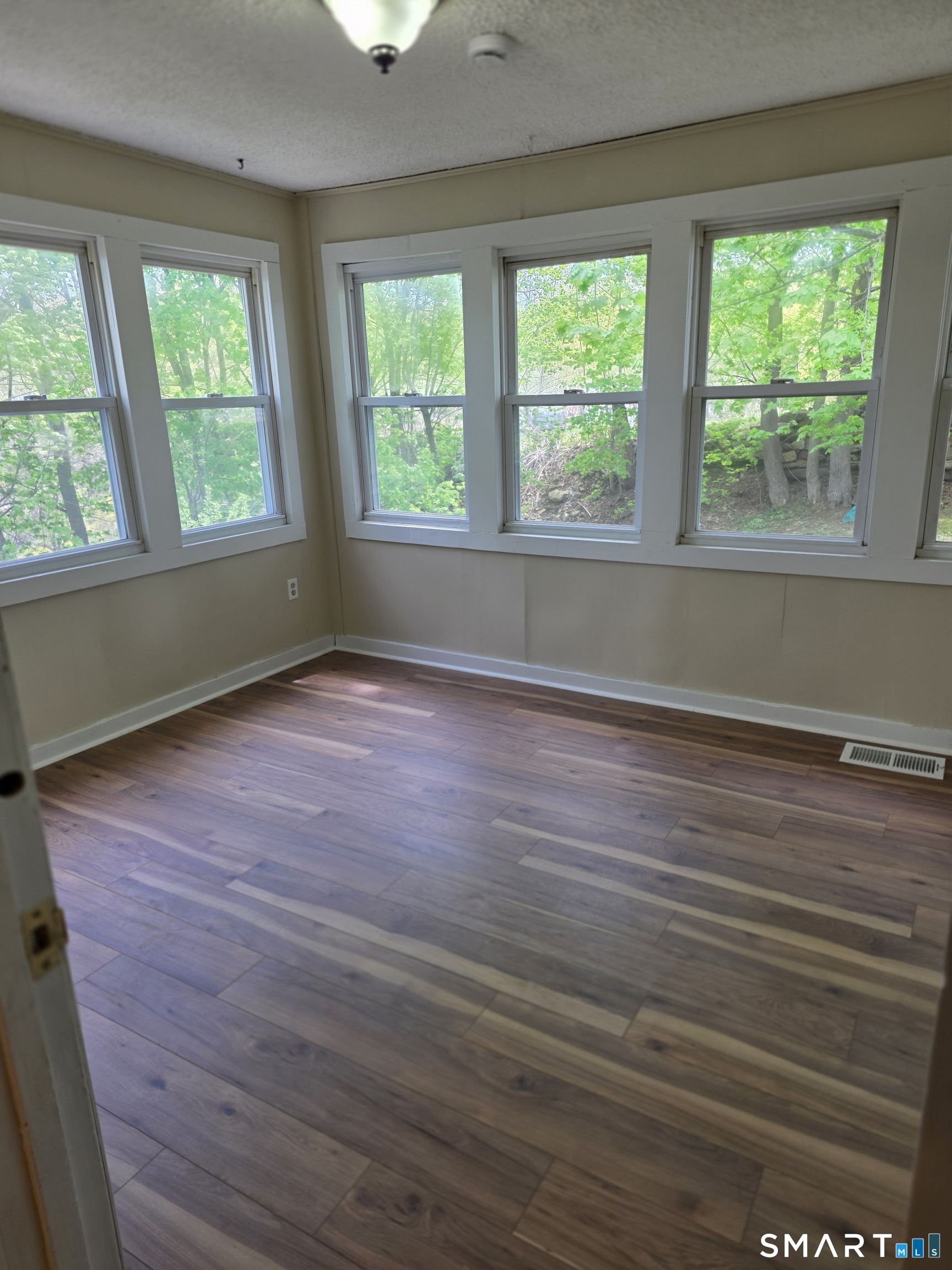 22 Lakeview Street East Hampton CT 06424