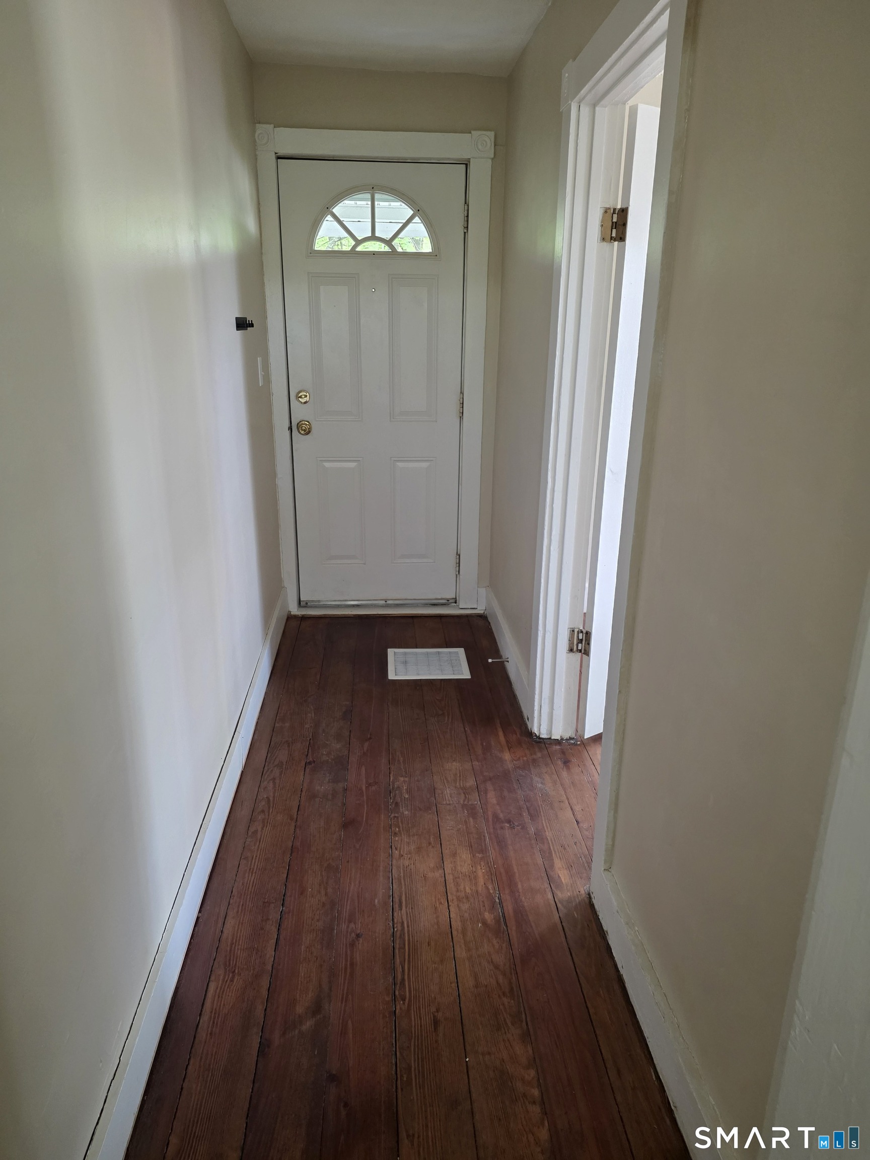 22 Lakeview Street East Hampton CT 06424
