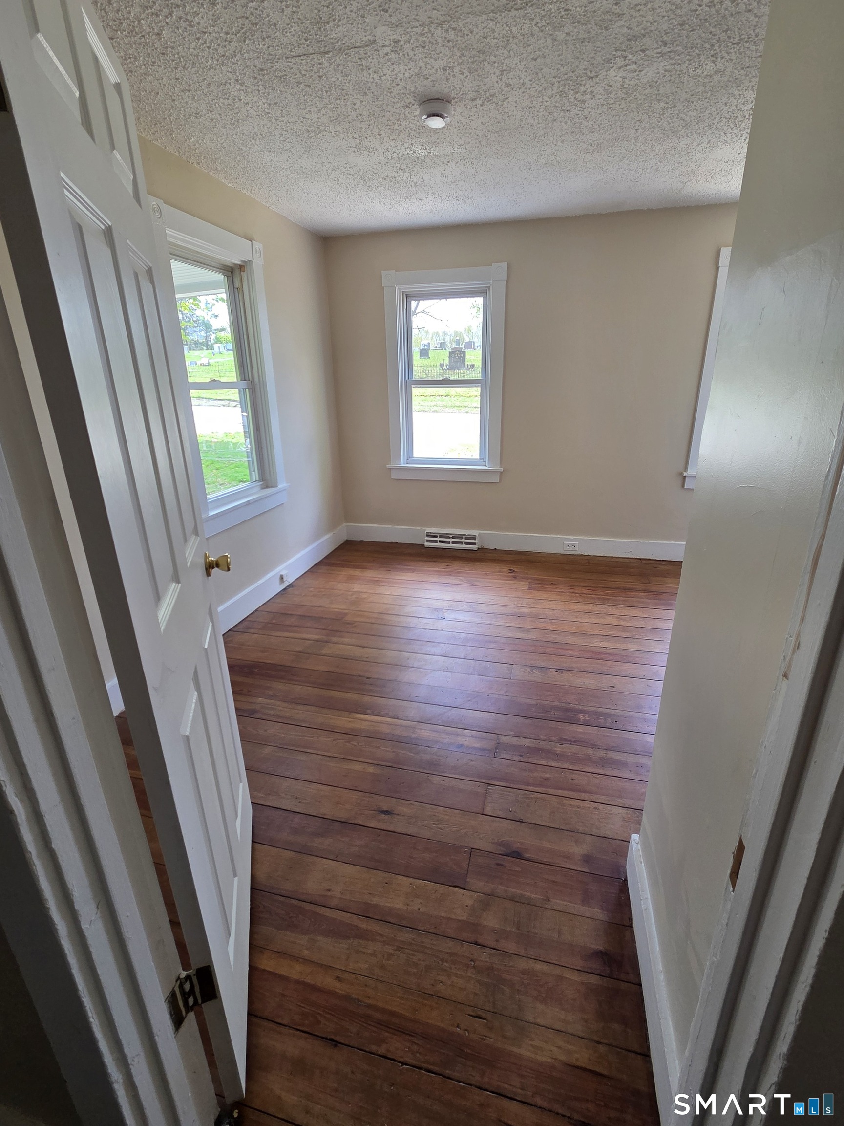 22 Lakeview Street East Hampton CT 06424