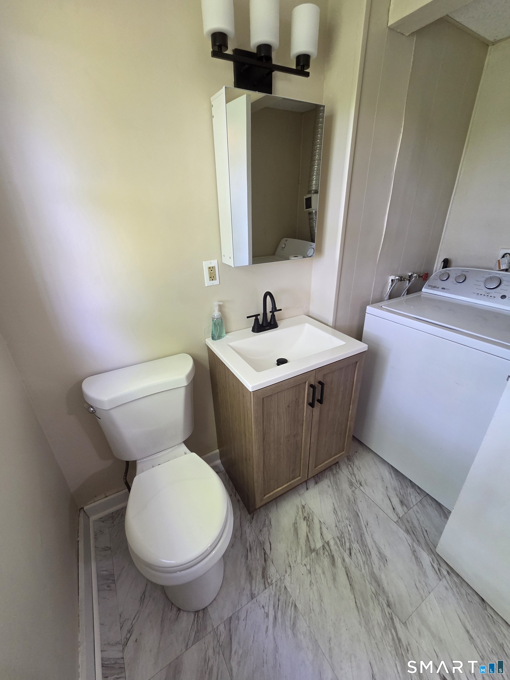 22 Lakeview Street East Hampton CT 06424