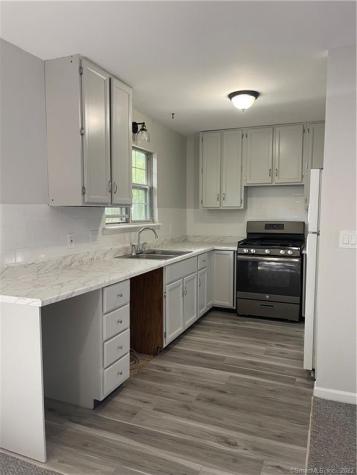 16 Hawley Glen Stratford CT 06614