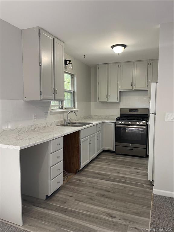16 Hawley Glen Stratford CT 06614