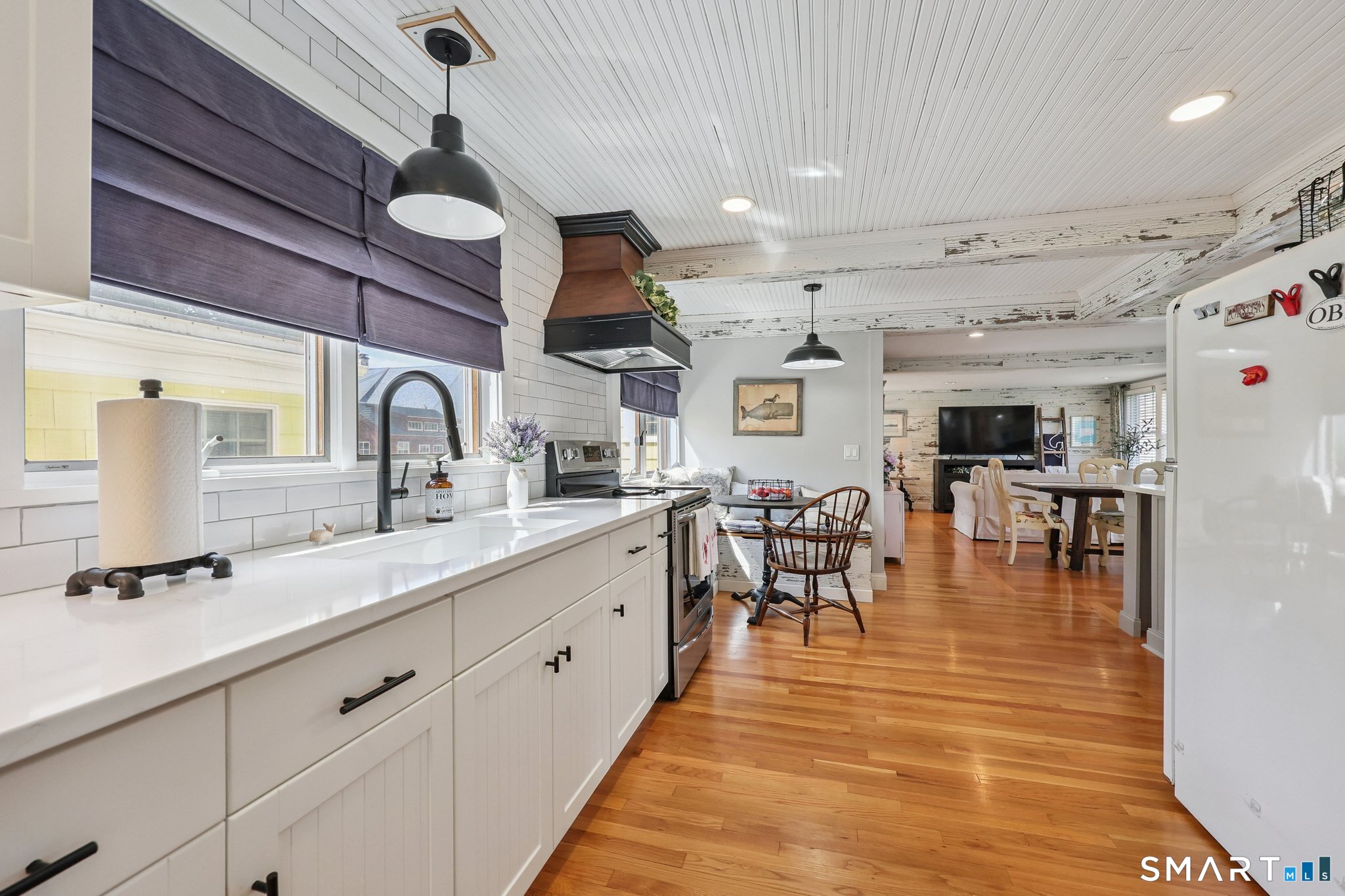899 Ocean Avenue New London CT 06320
