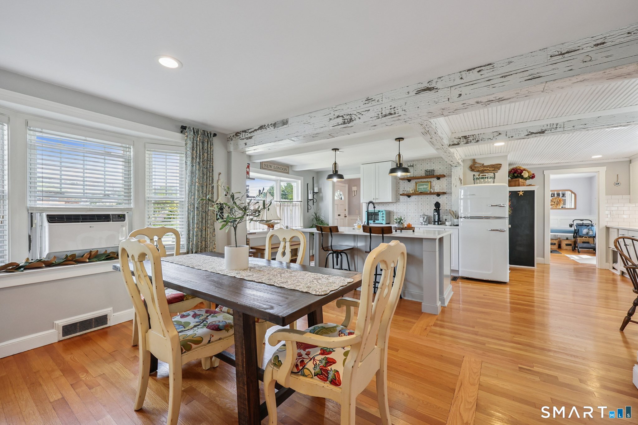 899 Ocean Avenue New London CT 06320