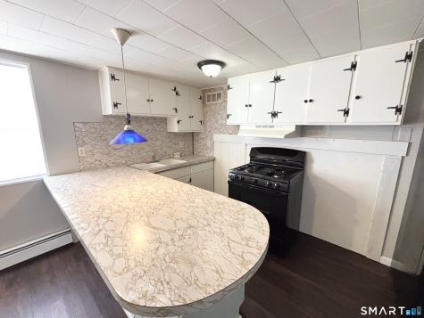 12 Mountain Avenue New London CT 06320