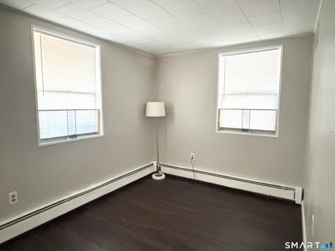 12 Mountain Avenue New London CT 06320