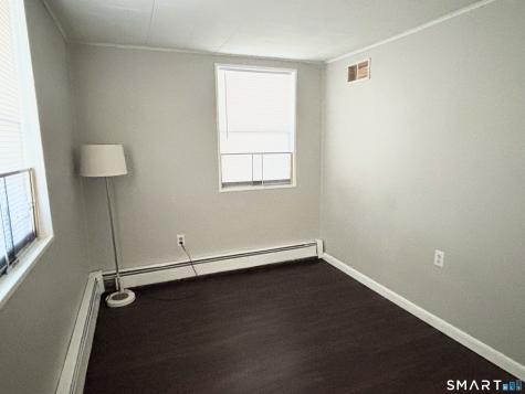 12 Mountain Avenue New London CT 06320