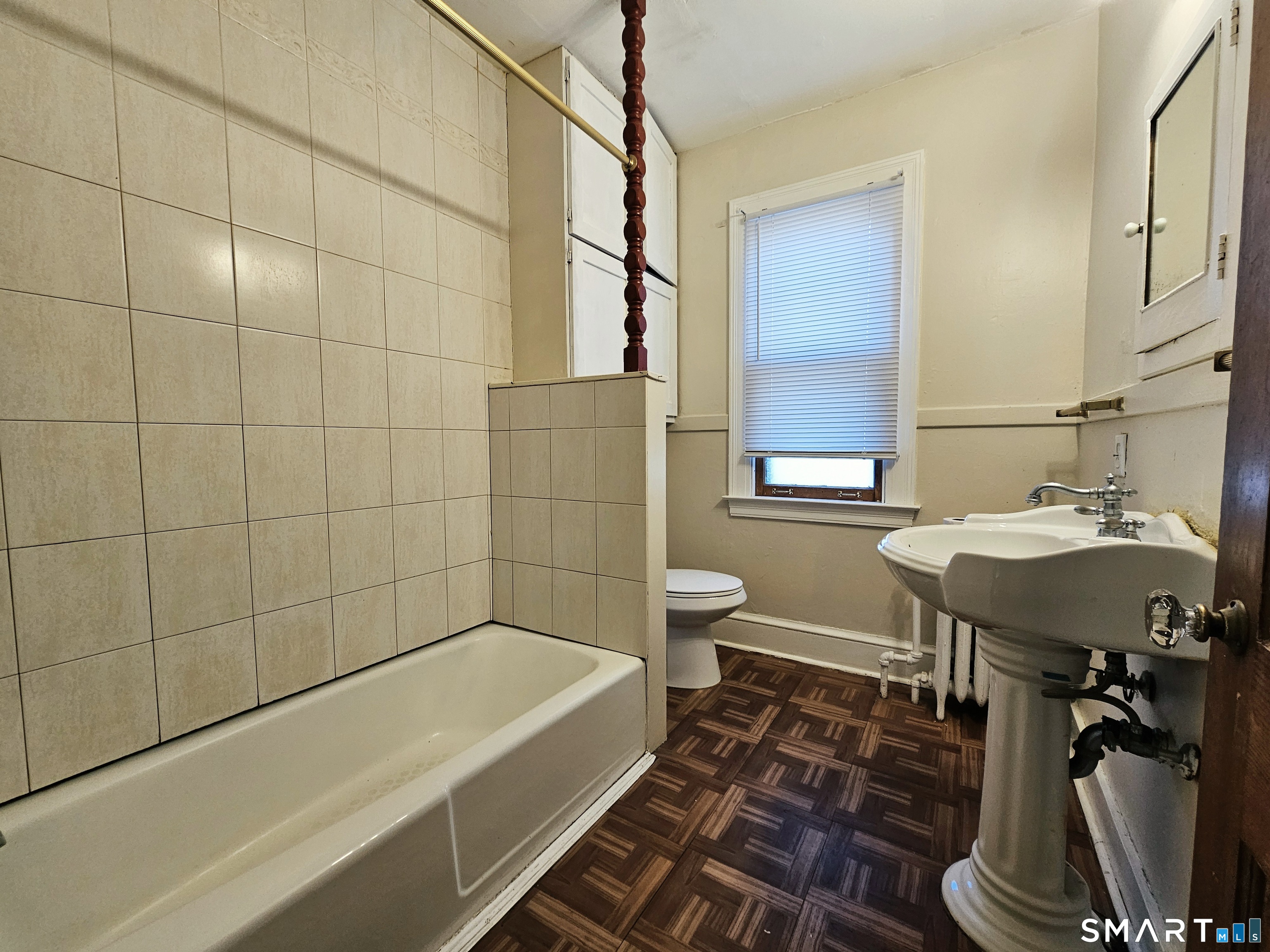 33 Woodmere Road West Hartford CT 06119