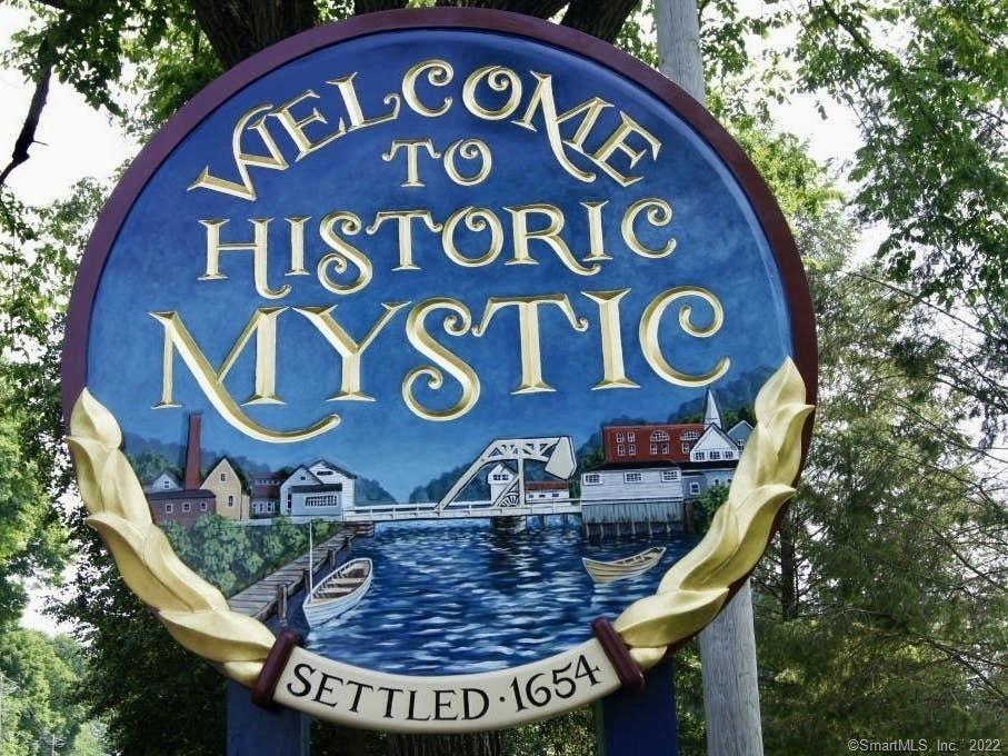17 Heather Glen Lane Groton CT 06355