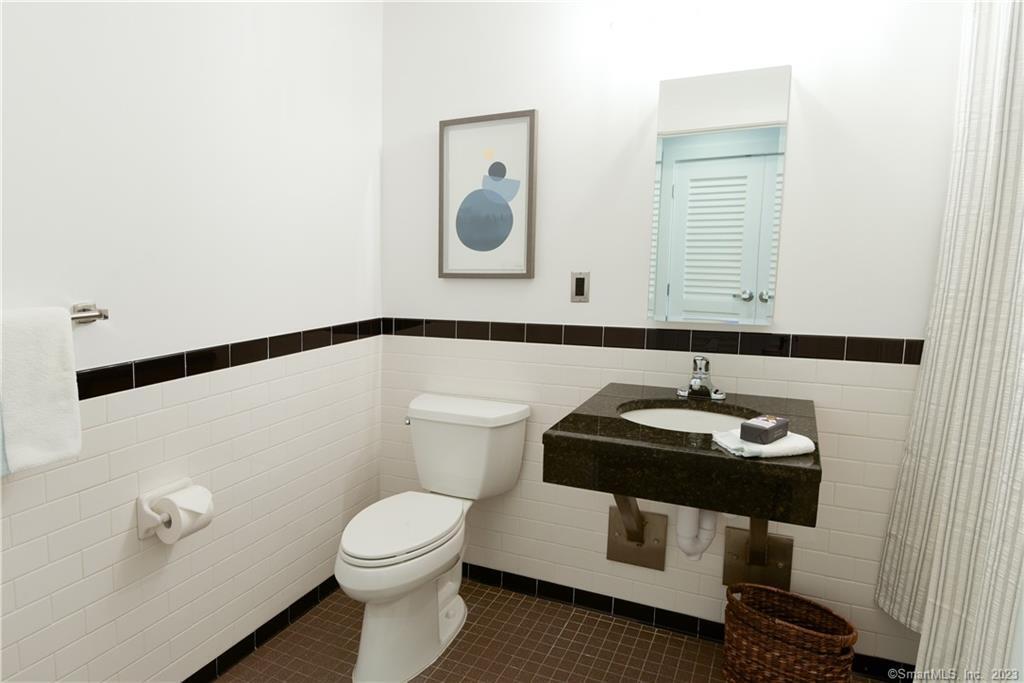 15 Dinah Road West Hartford CT 06107