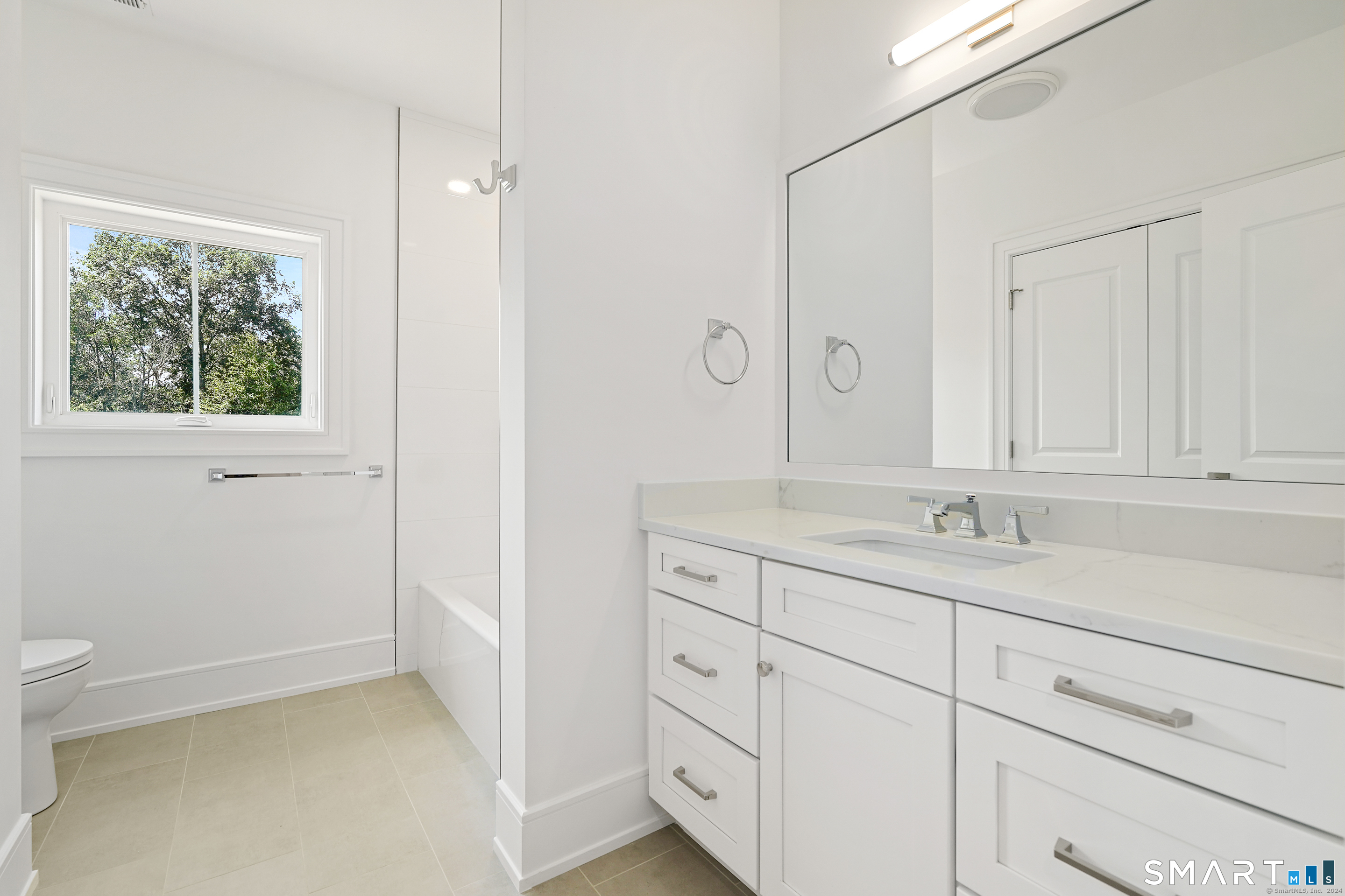 15,Unit #15 Damia Drive Danbury CT 06811