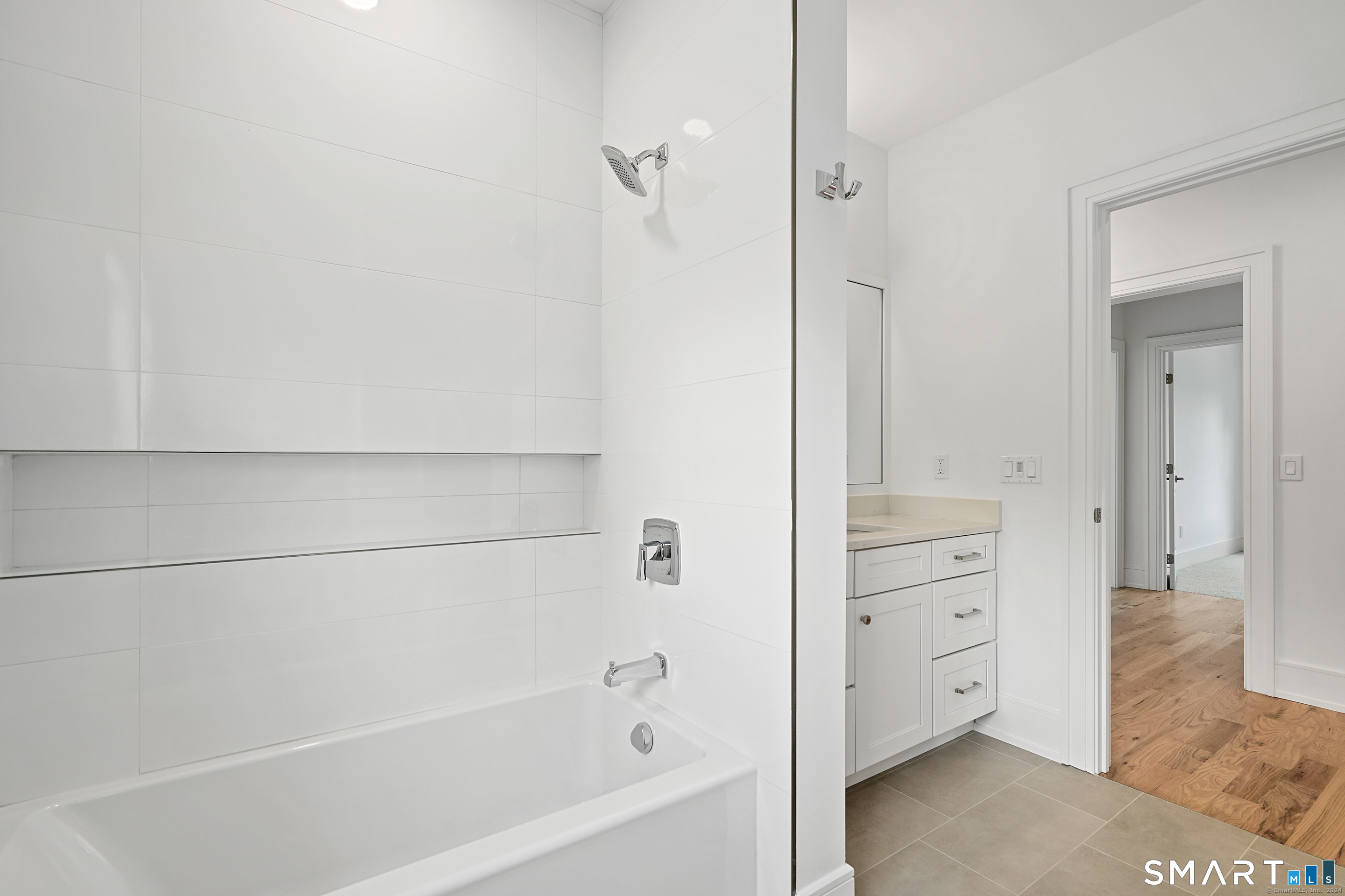 15,Unit #15 Damia Drive Danbury CT 06811