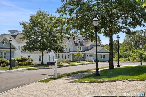 15,Unit #15 Damia Drive Danbury CT 06811