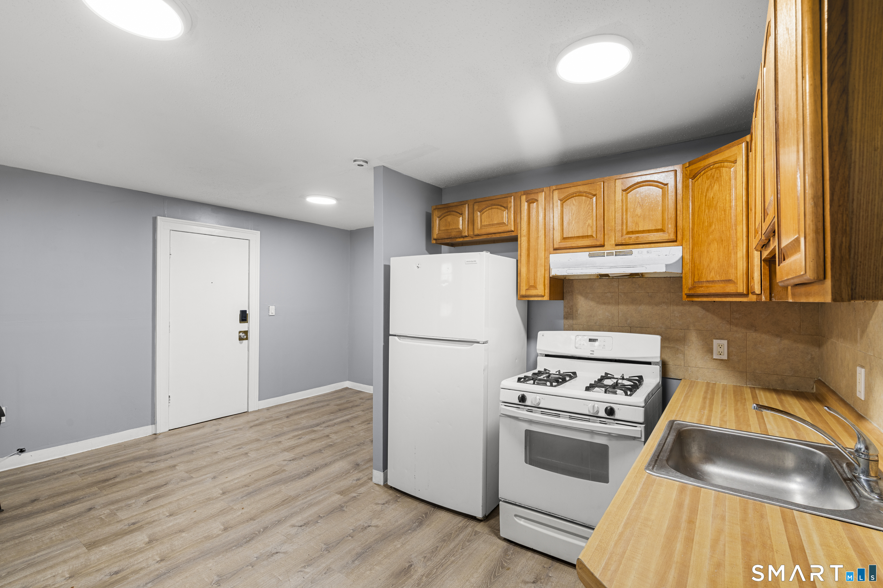 28 Lawrence Street Hartford CT 06106