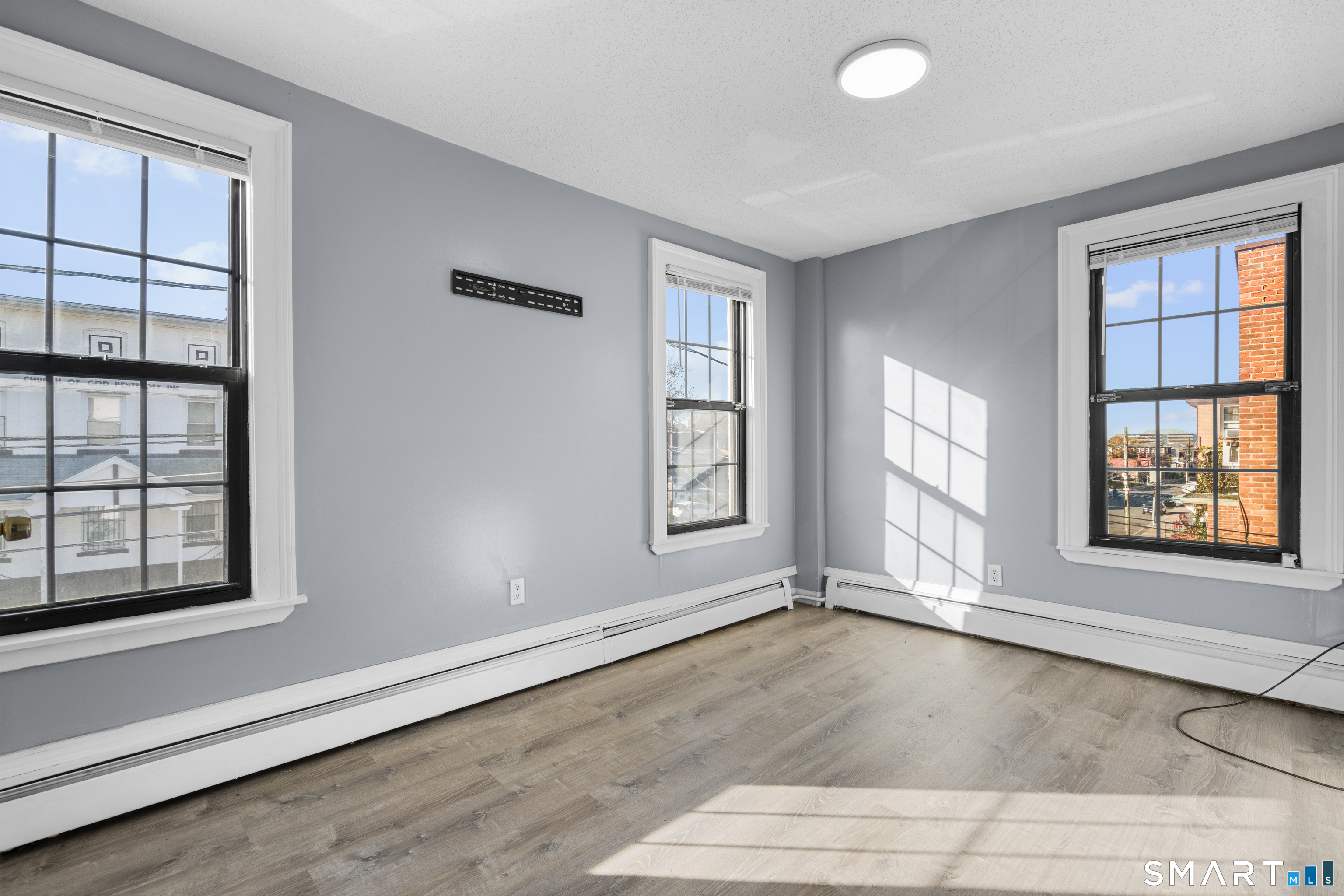 28 Lawrence Street Hartford CT 06106