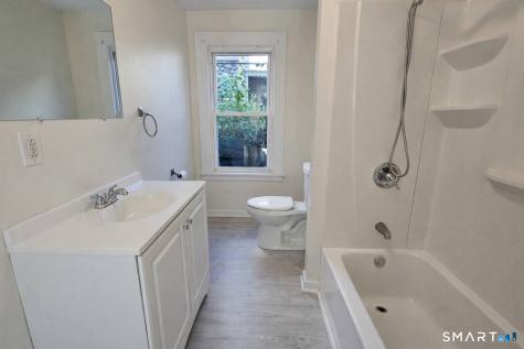 15 Bragaw Street New London CT 06320