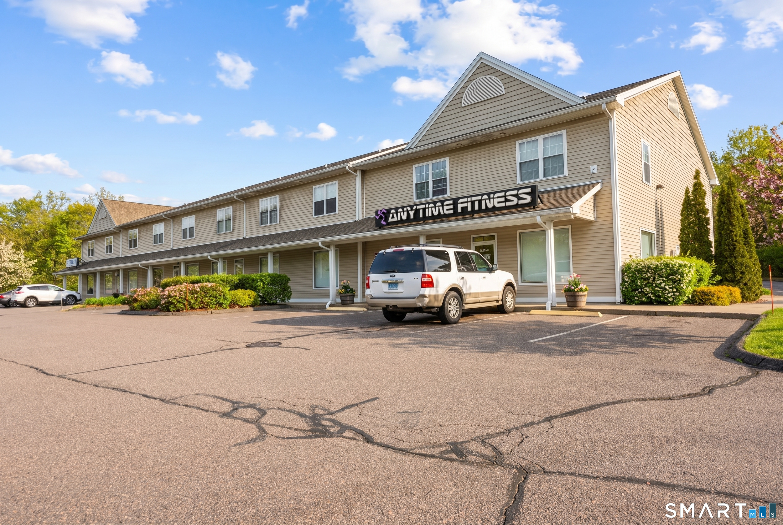 24 Hartford Corners Salem CT 06452