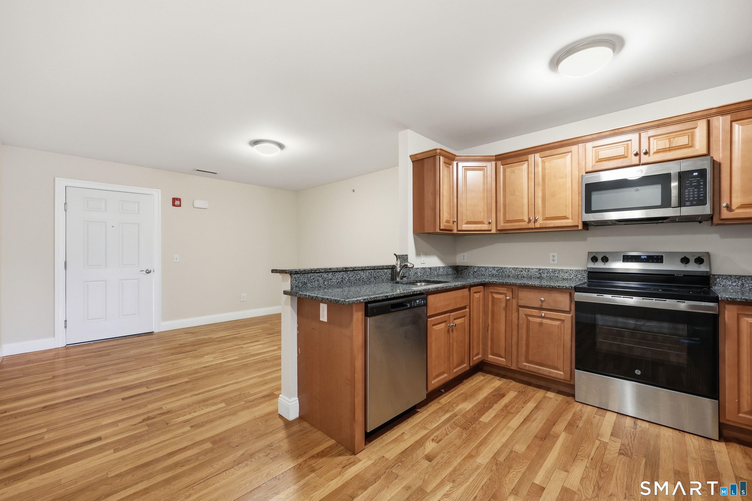 24 Hartford Corners Salem CT 06452