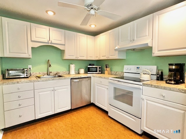 106 Heather Ridge Shelton CT 06484