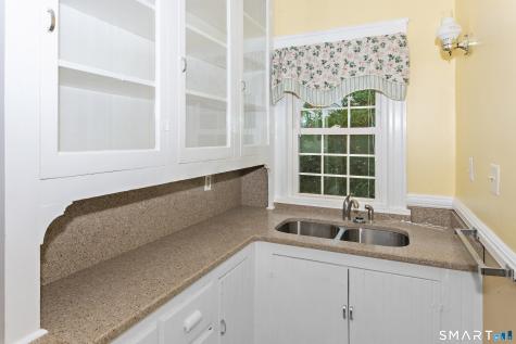 9 Floral Avenue Thompson CT 06255