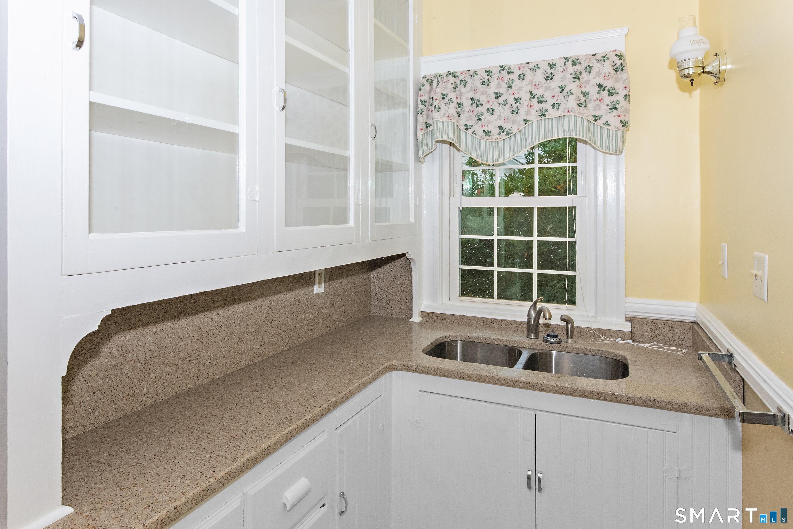 9 Floral Avenue Thompson CT 06255