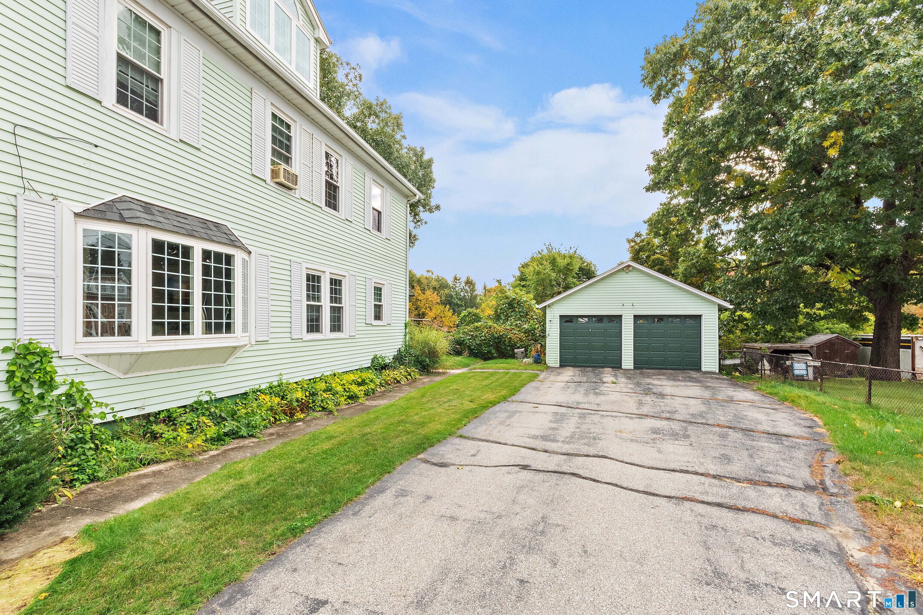 9 Floral Avenue Thompson CT 06255