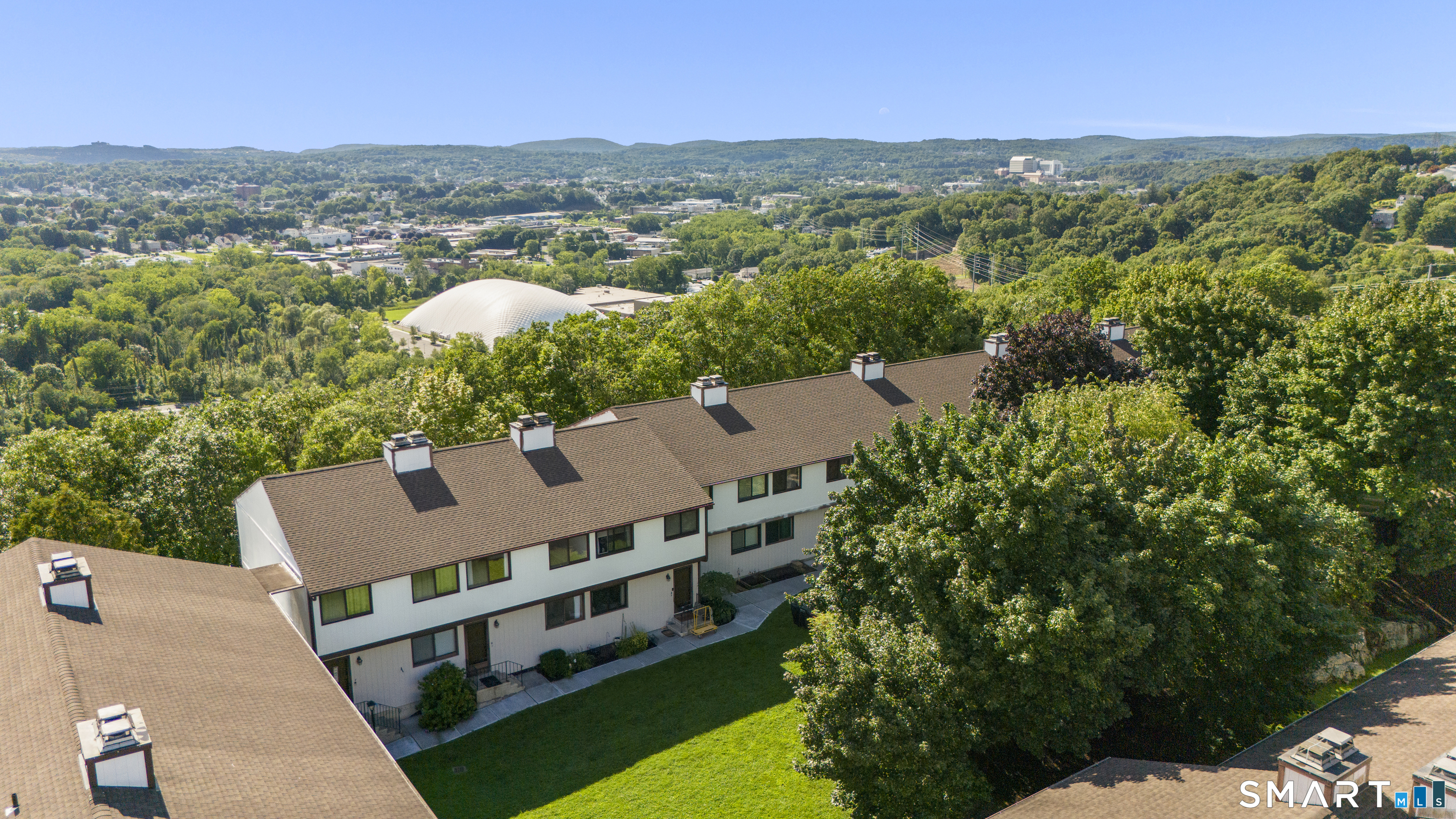 27 Crows Nest Lane Danbury CT 06810