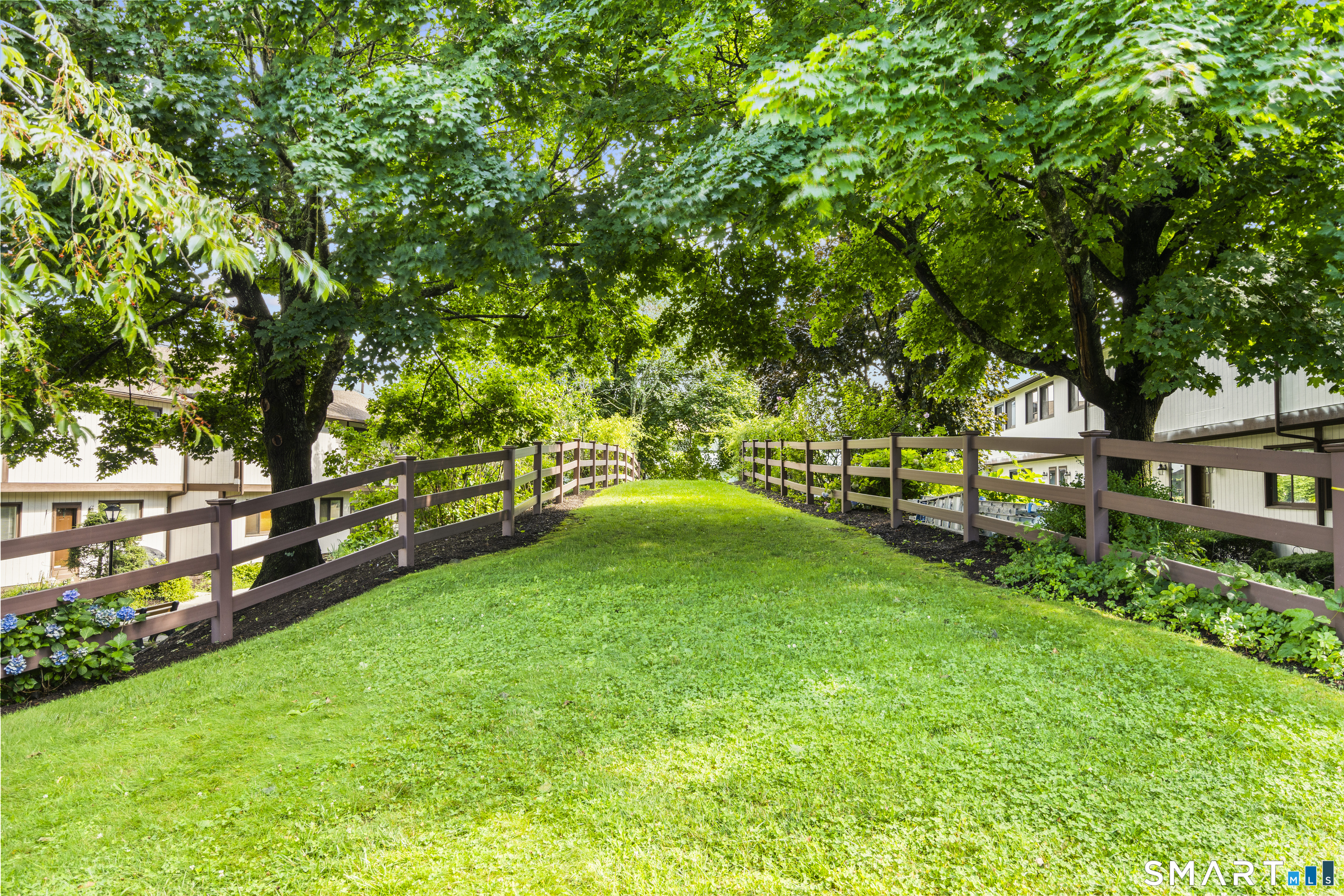 27 Crows Nest Lane Danbury CT 06810