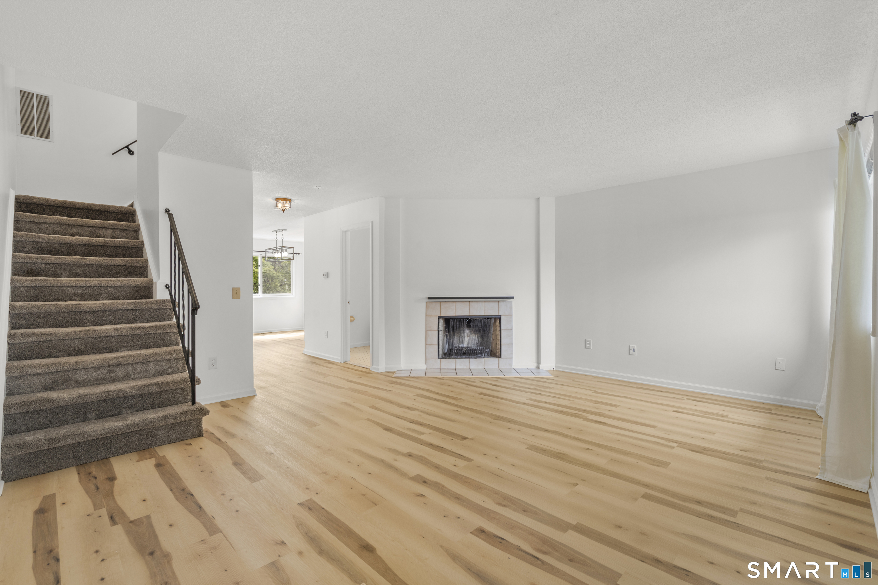 27 Crows Nest Lane Danbury CT 06810