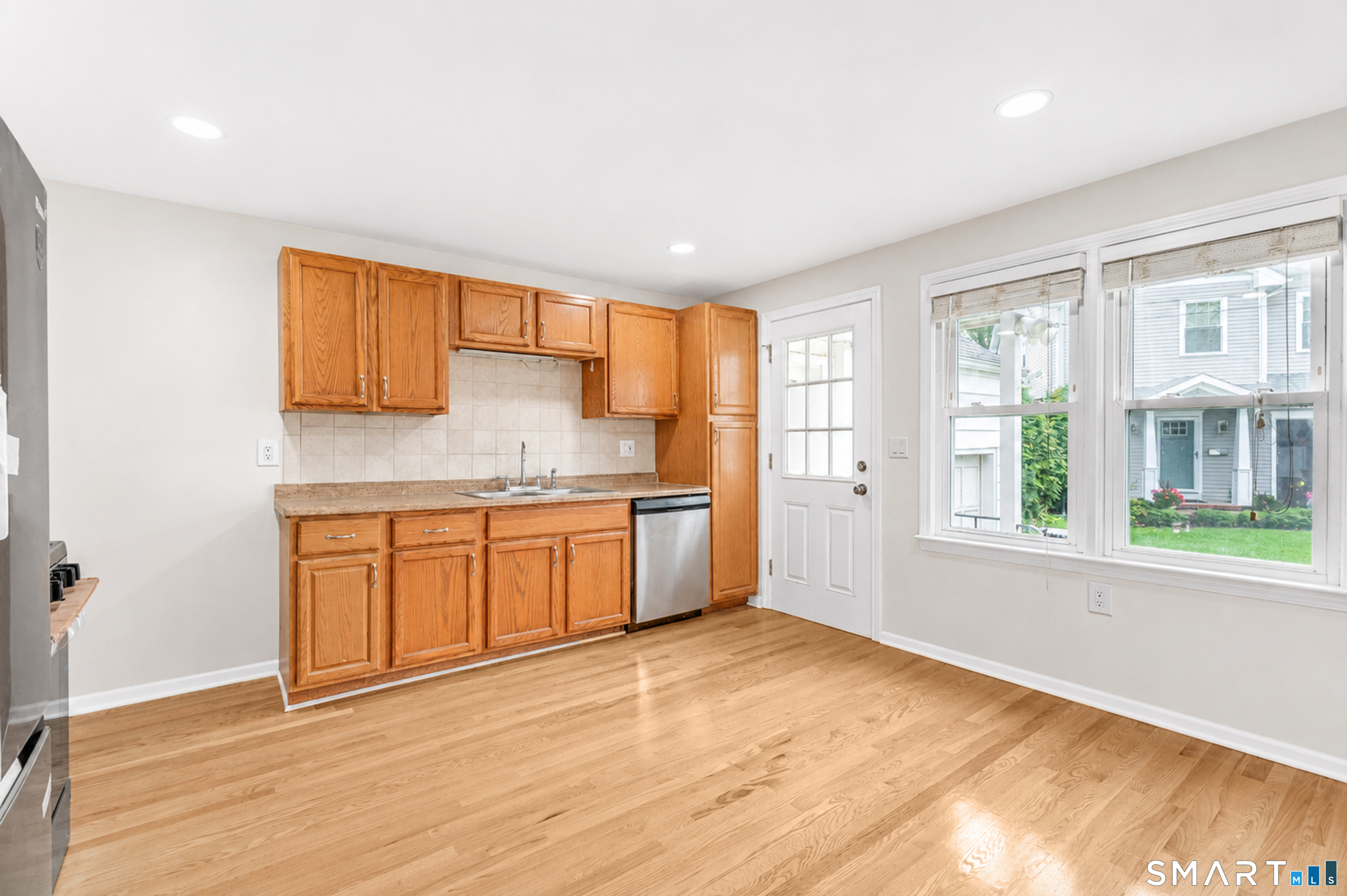 216 Country Road Fairfield CT 06824